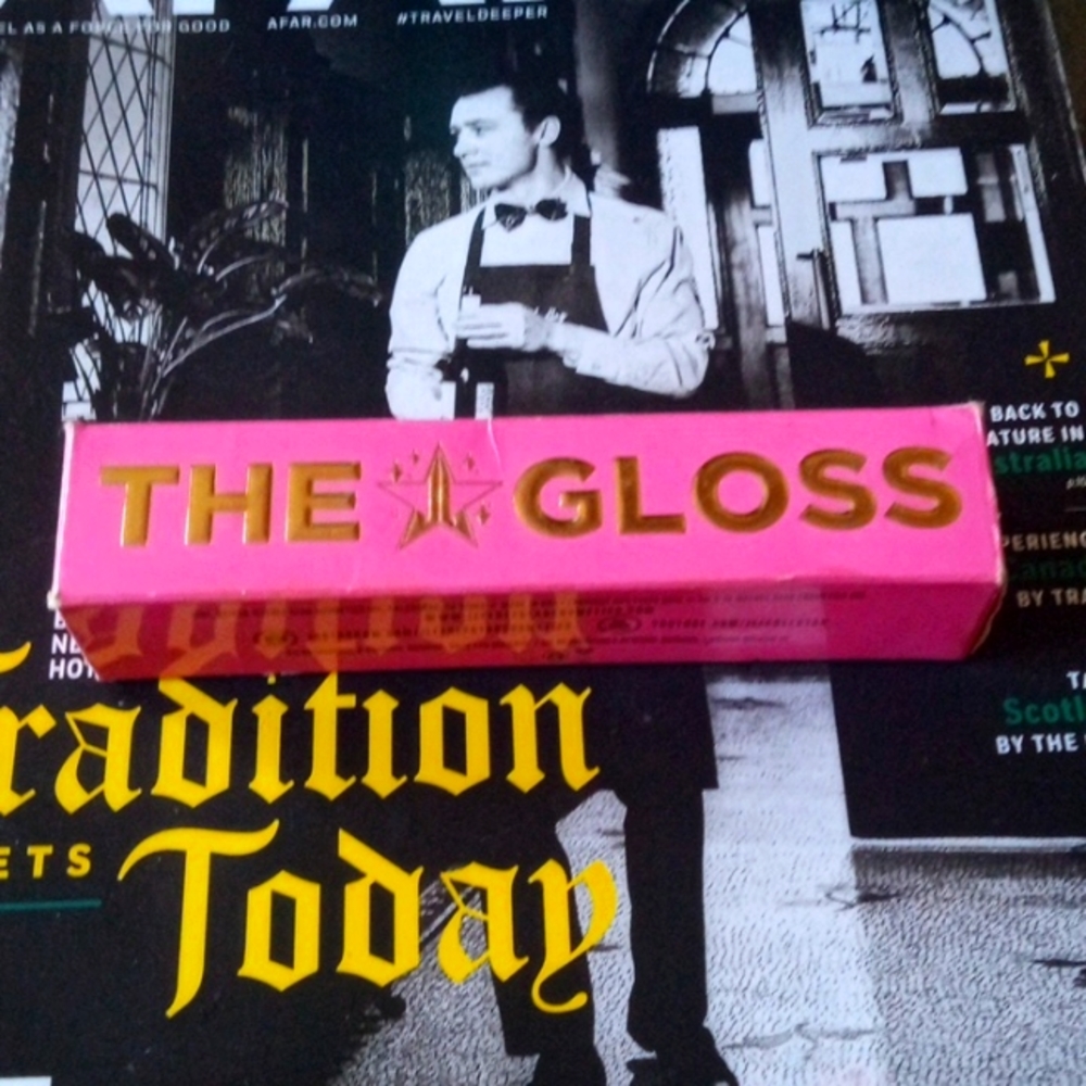 Jeffrey  Star Lipgloss ( Control Freak)